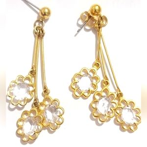AVON Daisy Dangling earrings